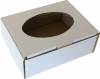 Ablakos (fólia nélkül) tároló doboz (92x72x35 mm) Kis méretű, önzáródó, ablakos, hullámkarton tároló doboz felnyitható tetővel

Felhasználás: 
Ajándéktárgyak, kozmetikai termékek (szappanok) szerszámok, szerelvények, egyéb kisméretű tárgyak tárolására alkalmas kisméretű önzáródó hullámkarton tároló doboz.

Méret: 92x72x35 mm - ablakos (fólia nélkül) hullámkarton tároló doboz
Kivitel: Fefco 0421

Anyag: mikrohullám karton papír
Színek: 
alap: barna, fehér
színes: bordó, fekete, kék, zöld
