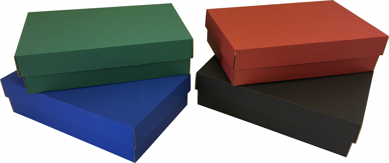 Színes cipős doboz, fedeles  (285x180x75 mm) Színes hullámkarton fedeles cipős doboz

Méret: 285 x 180 x 75 mm - hullámkarton fedeles önzáródó cipős doboz

Felhasználás: cipők, papucsok, csizmák egyéb tárgyak tárolására alkalmas hullámkarton önzáródó cipős doboz

Anyag: mikrohullám karton papír
Színek: bordó, fekete, kék, zöld